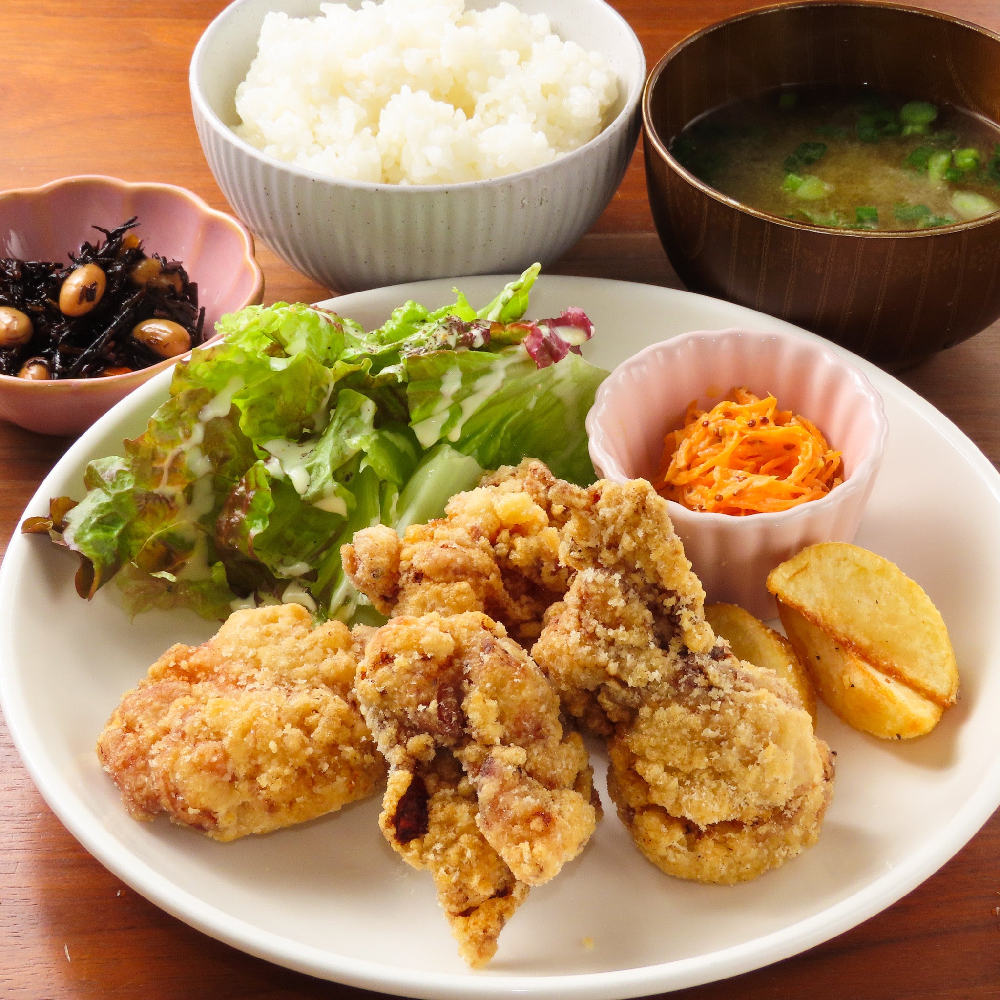 自家製ランチの唐揚げ定食
